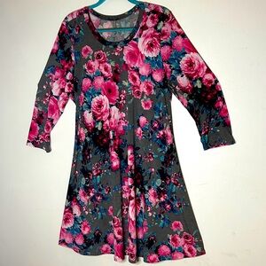 HONEYME Stretch Mini Dress Flirty Gray and Pink Roses